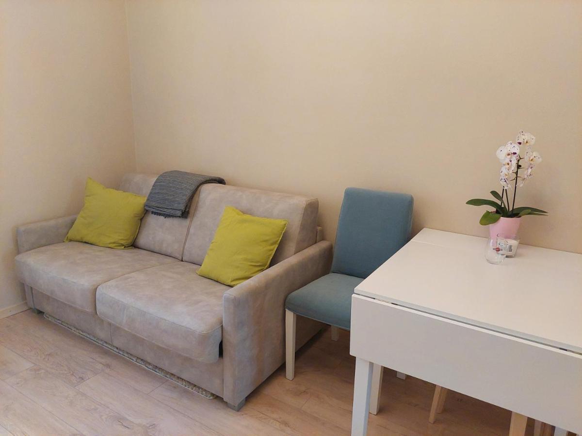 Cosy One Seperate Bedroom Apartment In City Center, Perfect For Family Trip. Riga Buitenkant foto